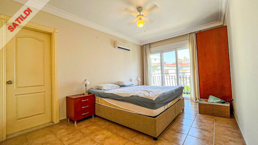 Ulusoy Sitesi (2+1 möblierte Wohnung in Alanya Oba, 500 M vom Meer entfernt)