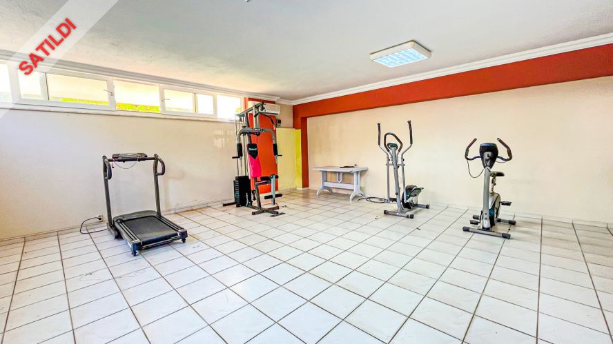 Ulusoy Sitesi (2+1 möblierte Wohnung in Alanya Oba, 500 M vom Meer entfernt)