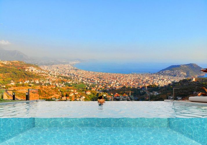 Villa White Palace 3 (5+1 Villa for Sale with a View in Alanya Tepe)