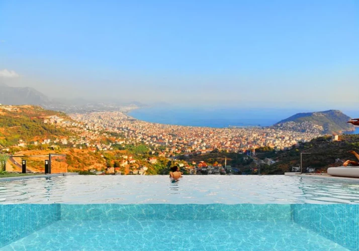 Villa White Palace 3 (Alanya Tepe'de Manzaralı 5+1 Satılık Villa)