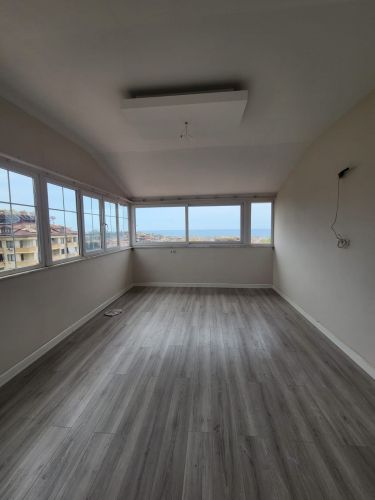 Yaparlı Sitesi (4+1 Flat for Sale in Büyükhasbahçe)