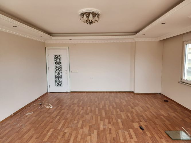 Yaparlı Sitesi (4+1 Flat for Sale in Büyükhasbahçe)