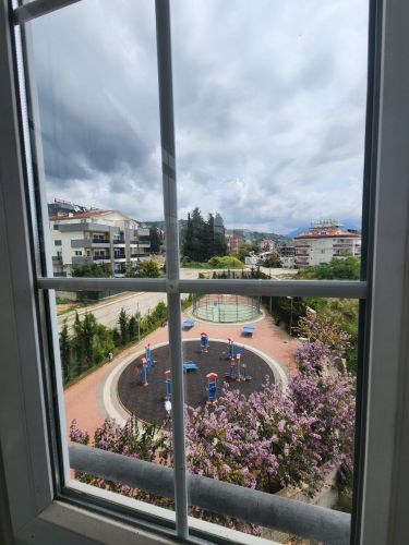 Yaparlı Sitesi (4+1 Flat for Sale in Büyükhasbahçe)