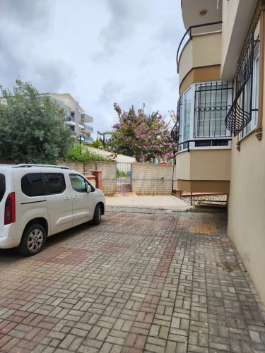Yaparlı Sitesi (Büyükhasbahçe'de 4+1 Satılık Daire)