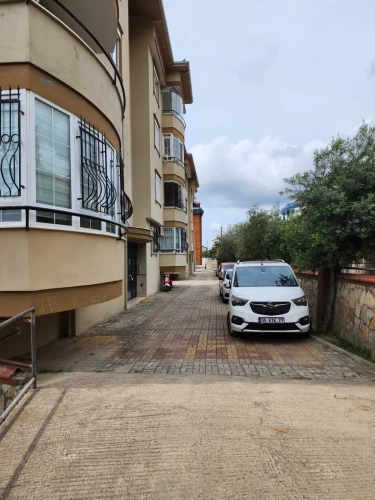 Yaparlı Sitesi (Büyükhasbahçe'de 4+1 Satılık Daire)