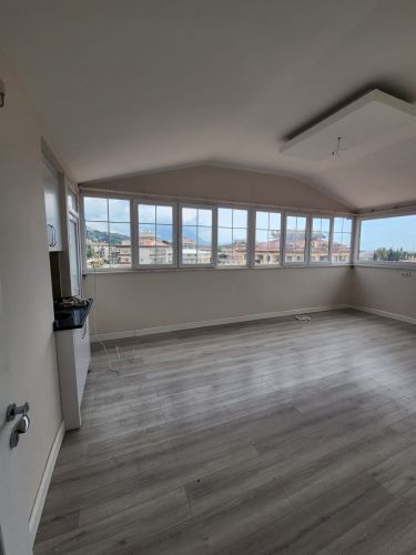 Yaparlı Sitesi (4+1 Flat for Sale in Büyükhasbahçe)