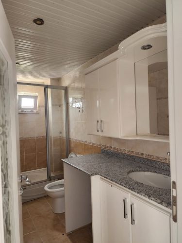 Yaparlı Sitesi (4+1 Flat for Sale in Büyükhasbahçe)