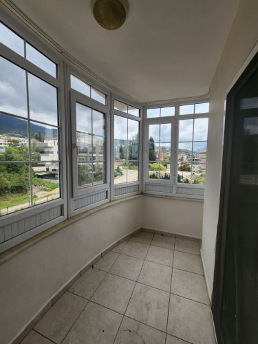 Yaparlı Sitesi (4+1 Flat for Sale in Büyükhasbahçe)