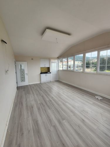 Yaparlı Sitesi (4+1 Flat for Sale in Büyükhasbahçe)