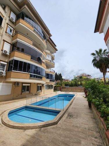 Yaparlı Sitesi (4+1 Flat for Sale in Büyükhasbahçe)