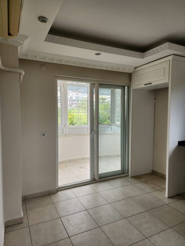 Yaparlı Sitesi (4+1 Flat for Sale in Büyükhasbahçe)