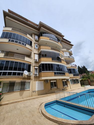 Yaparlı Sitesi (4+1 Flat for Sale in Büyükhasbahçe)