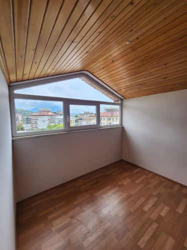 Yaparlı Sitesi (4+1 Flat for Sale in Büyükhasbahçe)