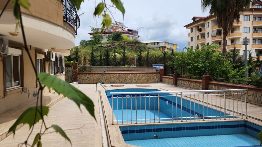 Yaparlı Sitesi (4+1 Flat for Sale in Büyükhasbahçe)